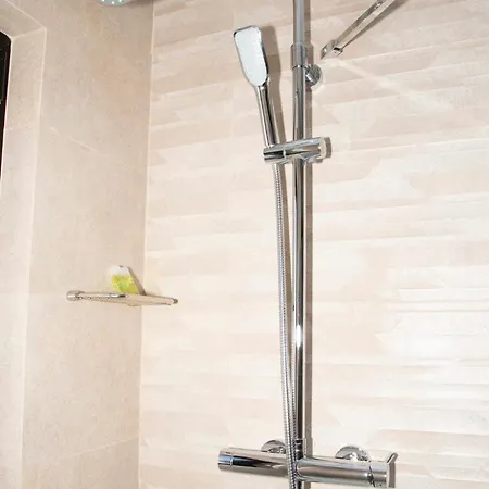 Ξενοδοχείο Mercedes 3*