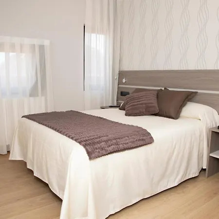 Hotel Mercedes Camargo