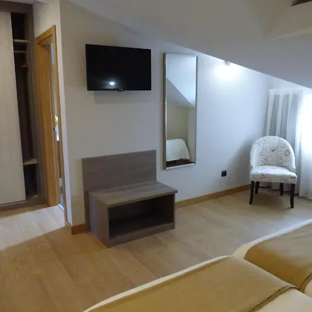 Hotel Mercedes Camargo